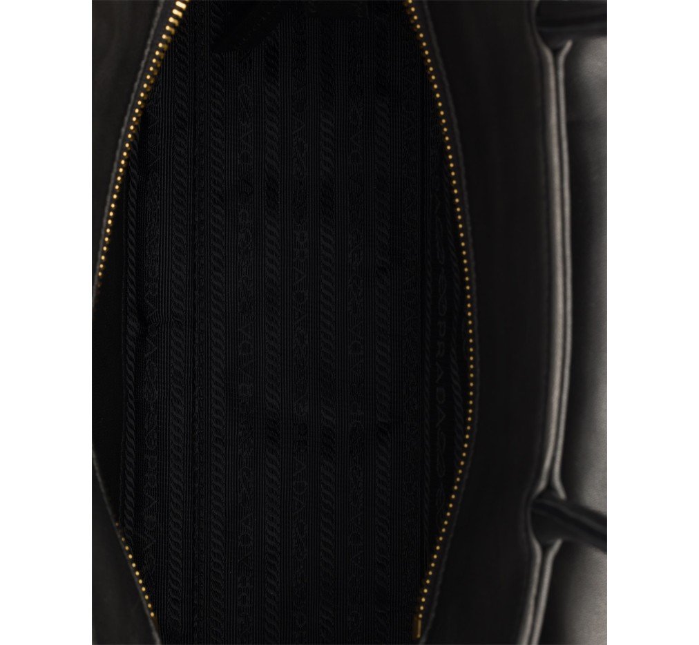 프라다 익스플로러 미디엄 나파 가죽 토트백 1BG596_2DX8_F0002_V_OOO - 이미지 5