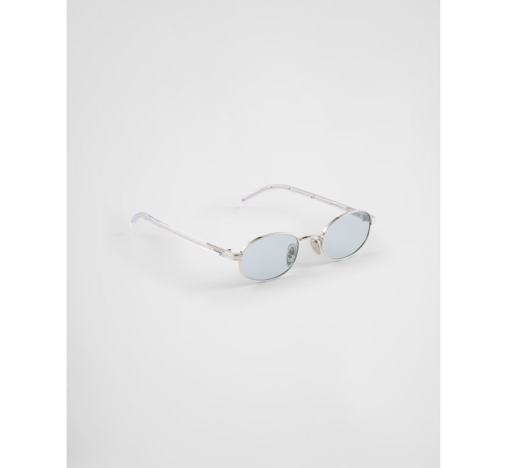 프라다 아이코닉한 메탈 플라크가 있는 선글라스 SPRB53_E1BC_FE40N_C_052 - 이미지 3