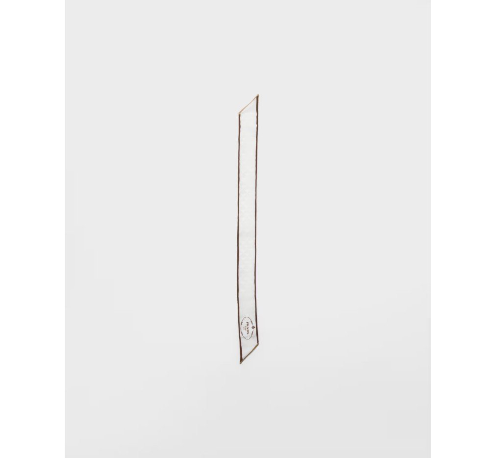 프라다 프린트 실크 트윌 자카드 스키니 스카프 1FF008_2HIG_F0AU1 - 이미지 3