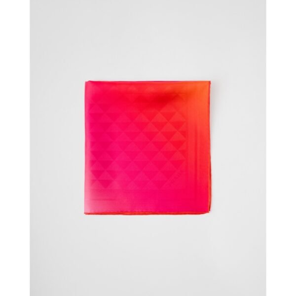 프라다 프린트 실크 트윌 스카프 55x55 1FF008_2C8S_F0136