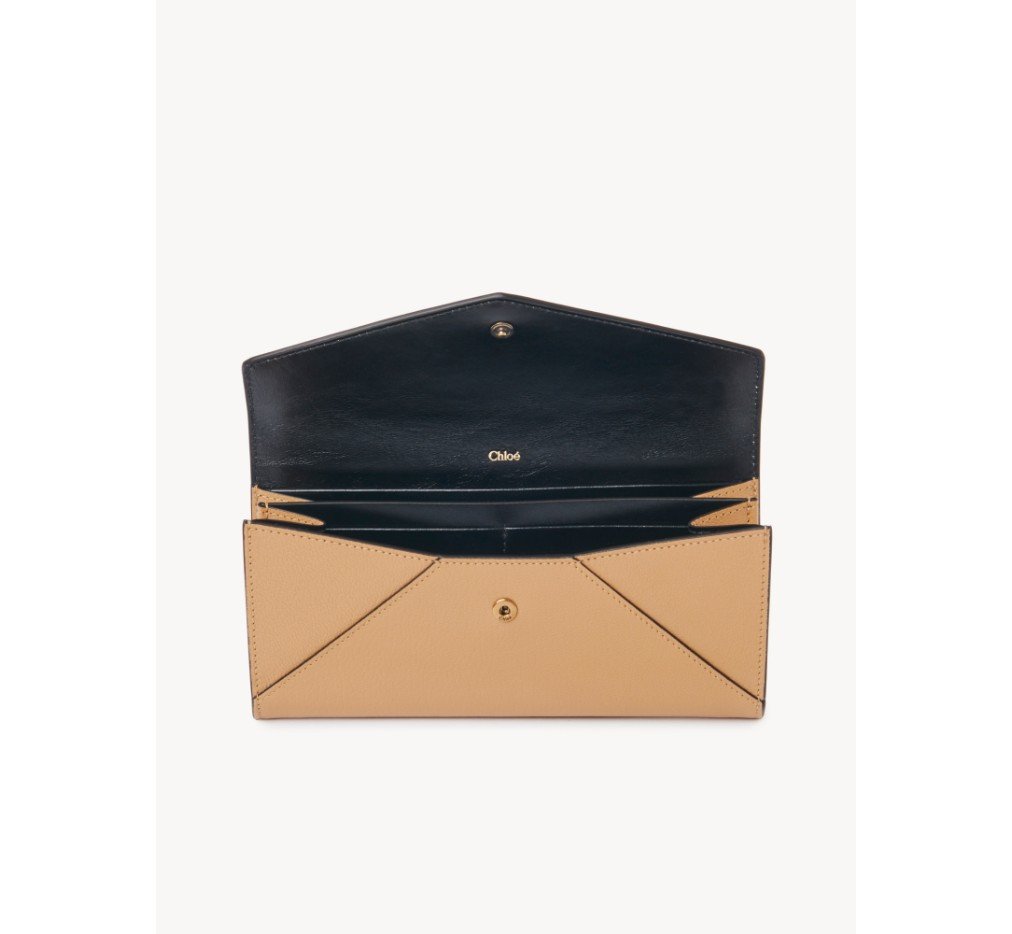 클로이 그레인 가죽 소재의 봉투형 롱 플랩 지갑 CH25SP540O93001 - 이미지 4