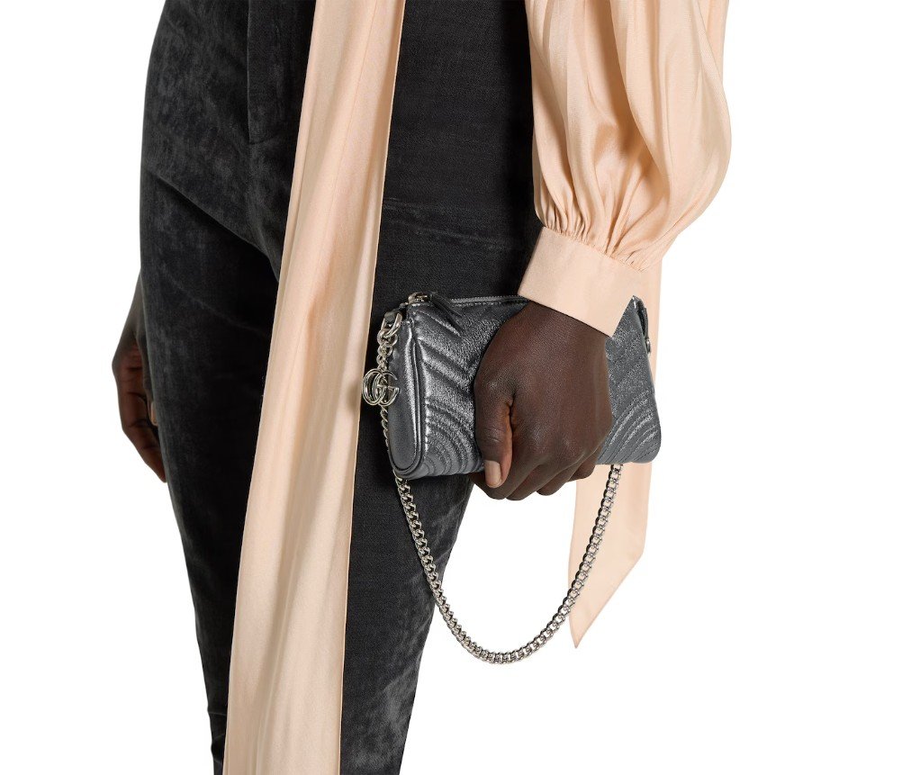 구찌 GG MARMONT 스몰 숄더백 847589AAFV41107 - 이미지 4