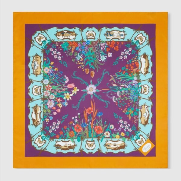 구찌 인쇄된 실크 능직 카레 8473433G0015075