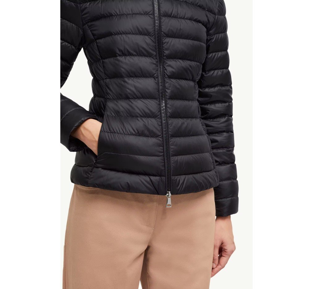 몽클레르 이겔 반팔 다운 재킷 L10931A00086597YF999_F - 이미지 5