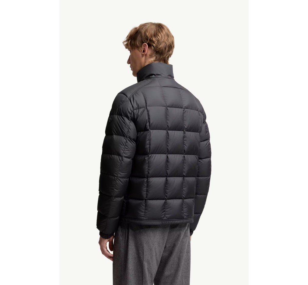 몽클레르 에글리즈 스퀘어 퀼팅 후드 반팔 다운 재킷 K20911A00024597X2999_R - 이미지 4