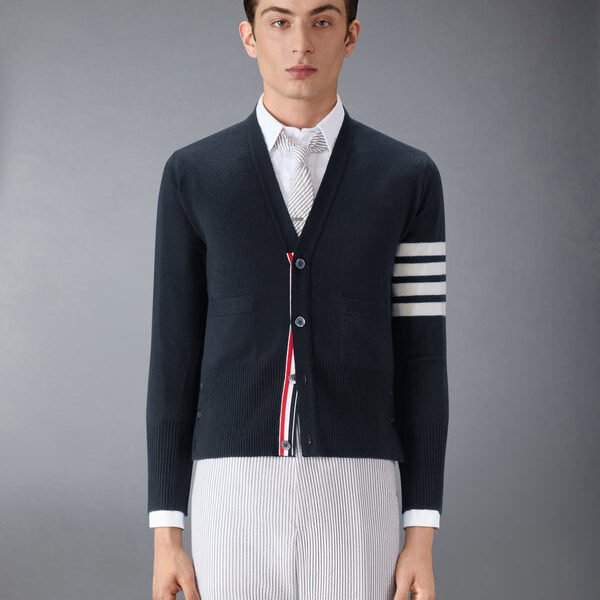 톰브라운 클래식 캐시미어 4-바 브이넥 카디건 MKC001A-00011-415