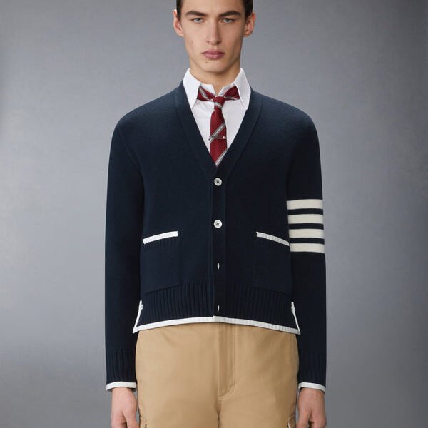 톰브라운 밀라노 스티치 메리노 울 4-바 브이넥 카디건 MKC608A-Y1029-415