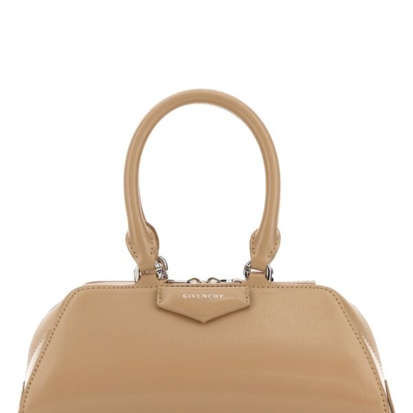 지방시 베이지 레더 미니 안티고나 이스트-웨스트 핸드백 BB5146B2EN 285