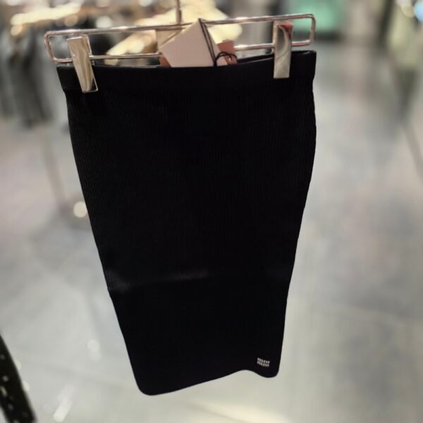 [아울렛] 미우미우 로고니트스커트 MMRG52