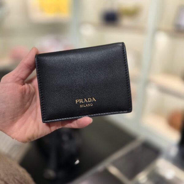 [아울렛] 프라다 소프트 그레인 카드 지갑 1MV204