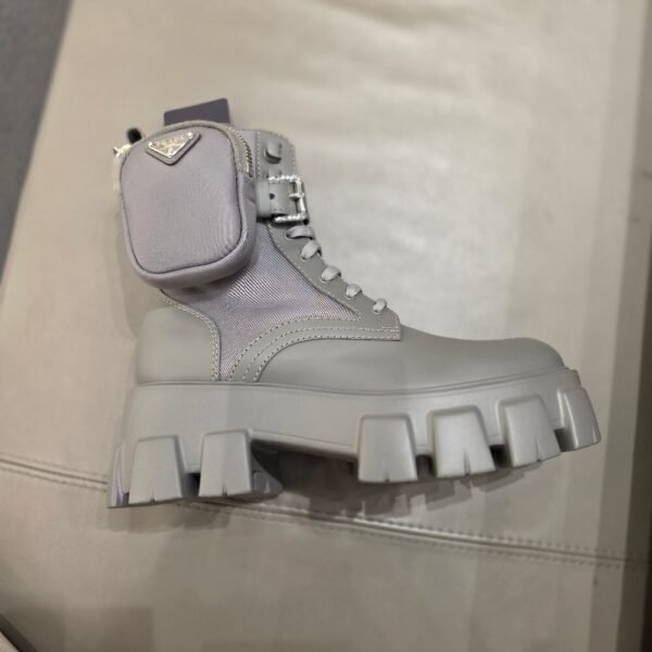 [아울렛] 프라다 모놀리스 리나일론 여성 워커 부츠 1T255M