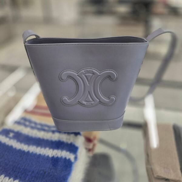 [아울렛] 셀린느 퀴르 트리옹프 스몰 버킷백 113783DU3.07LG