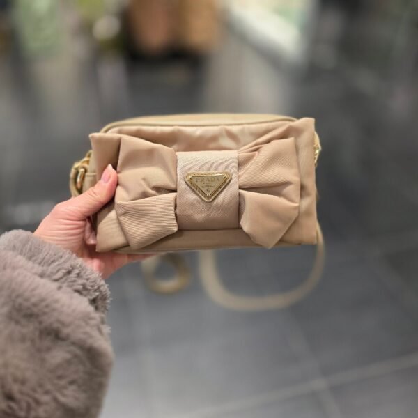 [아울렛] 프라다 리본 리나일론 숄더백 1BH166