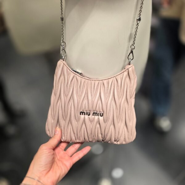 [아울렛] 미우미우 마테라쎄 크리스탈 체인 숄더백 5BH189