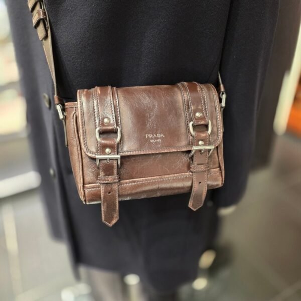 [아울렛] 프라다 버클 크로스바디백 2VD078