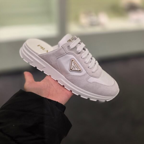 [아울렛] 프라다 리나일론 스웨이드 스니커즈뮬 1E022O