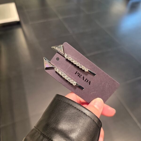 [아울렛] 프라다 삼각로고 크리스탈 헤어핀 세트 1IF098