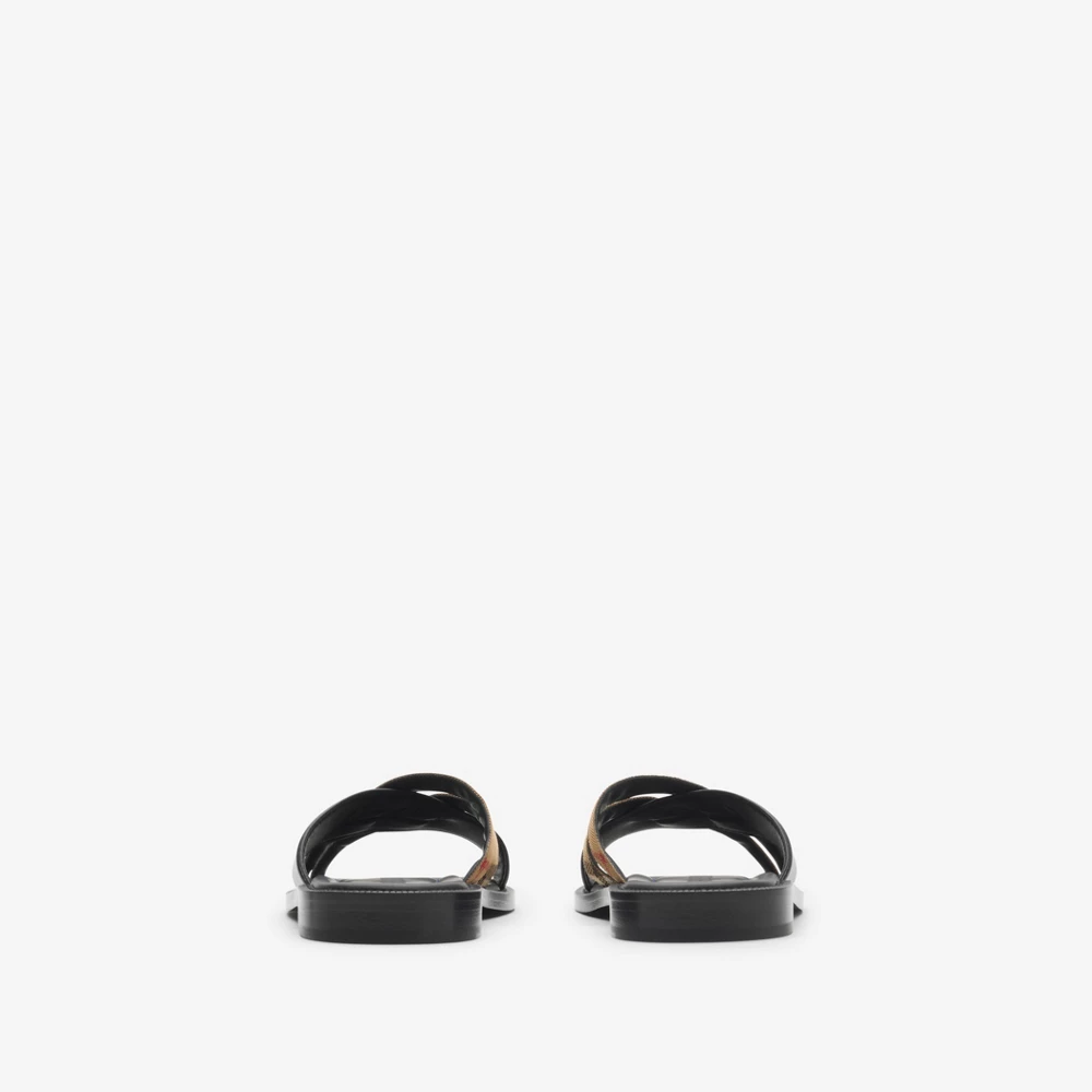 버버리 샌들 Drift 가죽 & 체크 (블랙/베이지 샌드) 81187791001 - 이미지 3